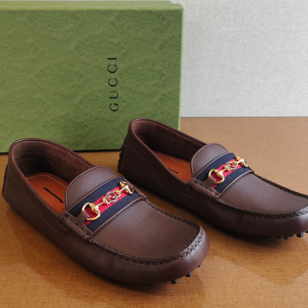 未使用 GUCCI/古驰 棕红色Horsebit软牛皮开车鞋 MEA30150