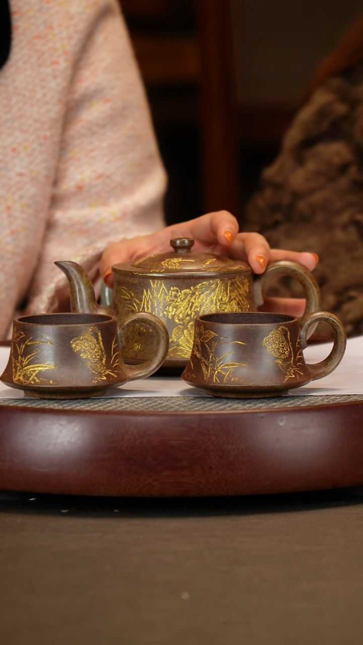 【闪购商品】紫砂茶壶【吴顺华】柴烧曲壶套组