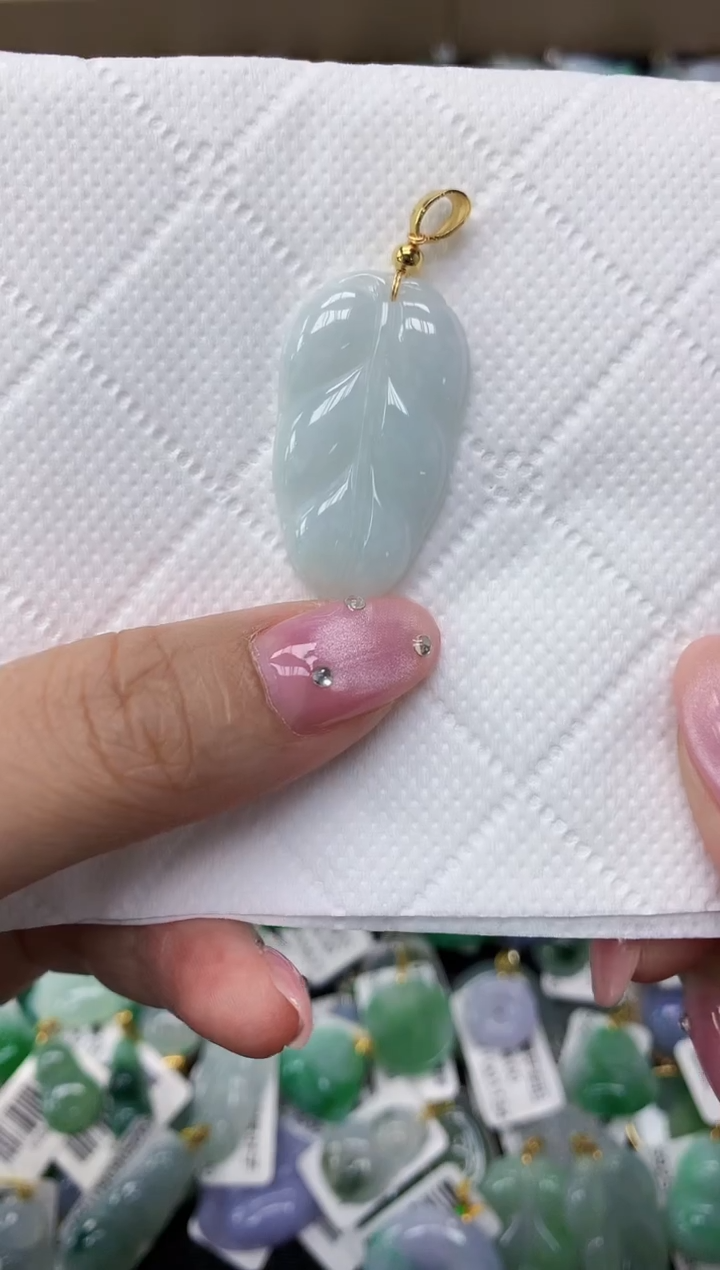 翡翠未镶嵌颈饰1111111111