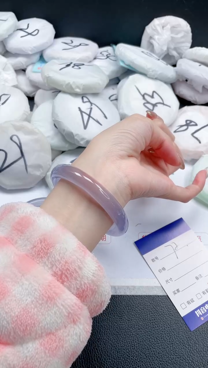 【闪购商品】石英质玉手镯未镶嵌13J72-63