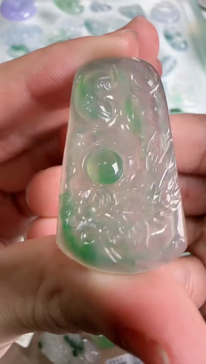 【闪购商品】翡翠吊坠(不含链)未镶嵌··