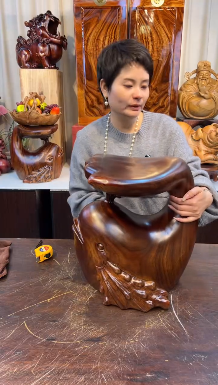 【闪购商品】香樟木实木创意凳子