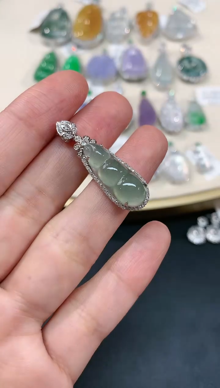 【闪购商品】翡翠吊坠(不含链)18K金镶嵌A9|3980