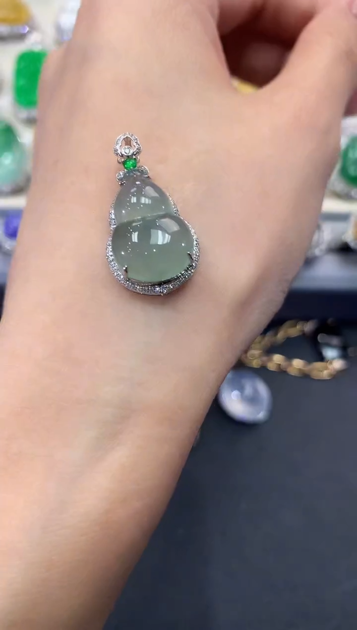 【闪购商品】翡翠吊坠(不含链)18K金镶嵌q4