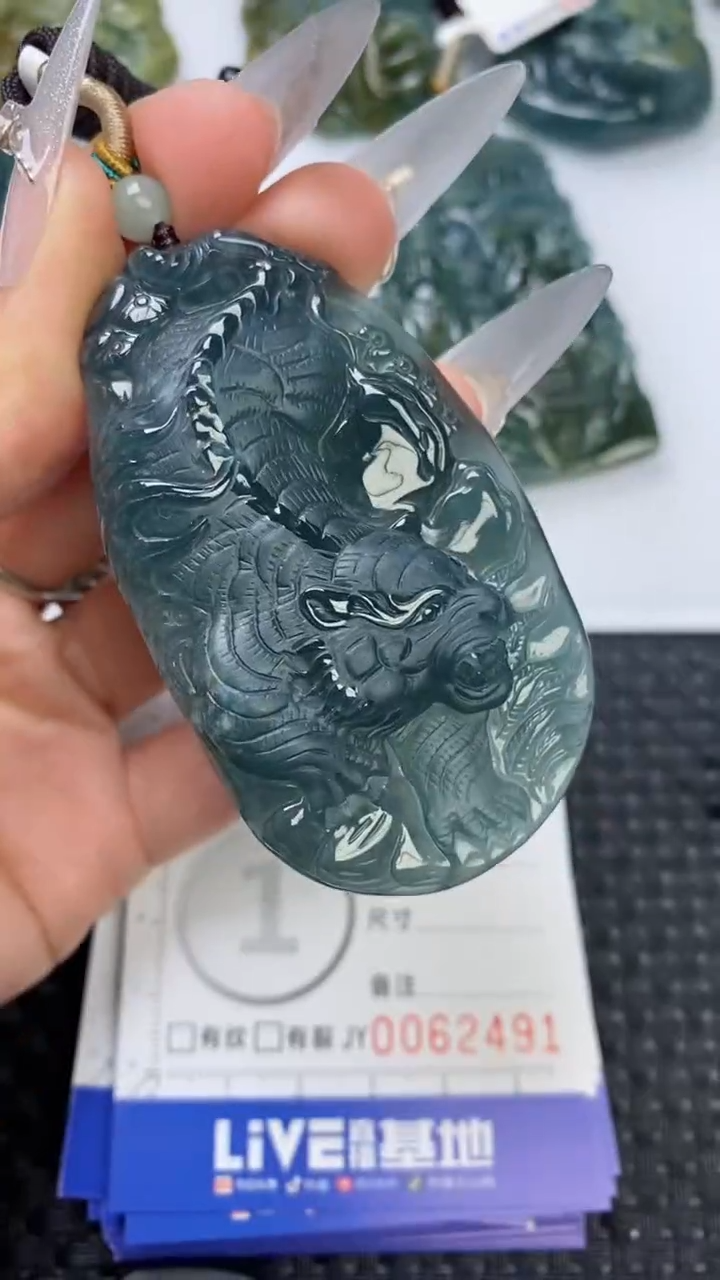 【闪购商品】翡翠颈饰未镶嵌11111111111111111