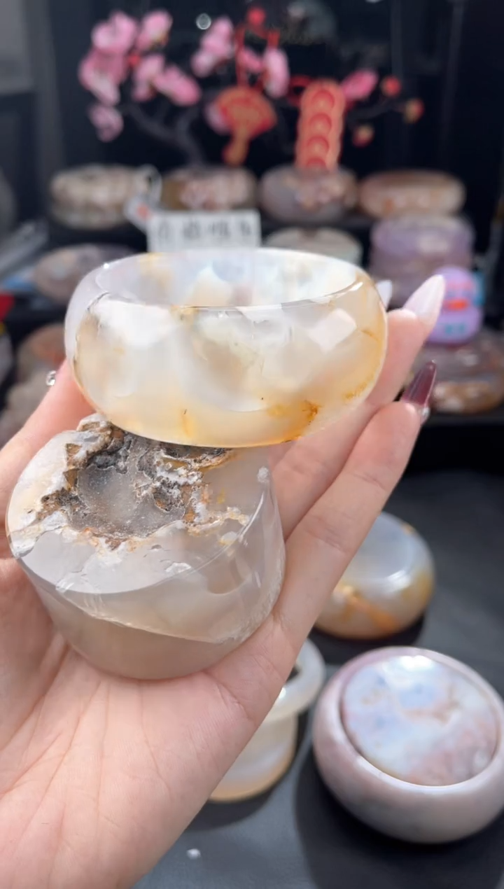 【闪购商品】石英质玉手镯未镶嵌56