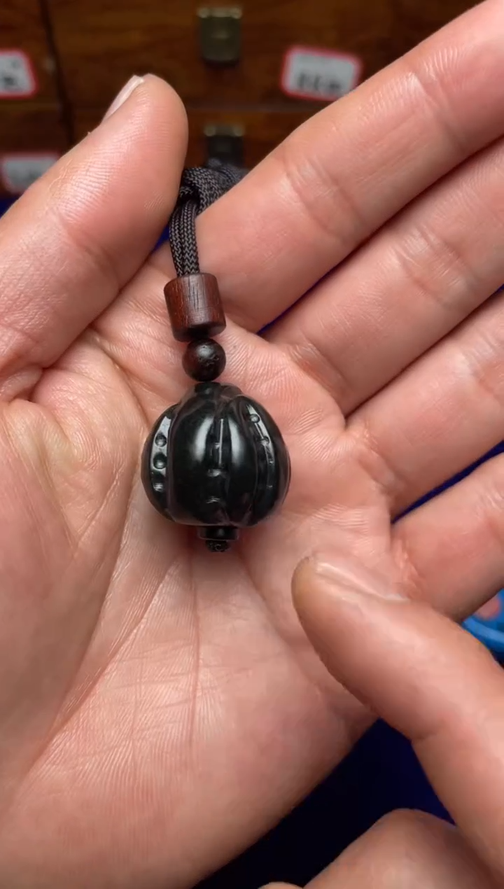 未镶嵌和田玉挂件顺**流和田玉