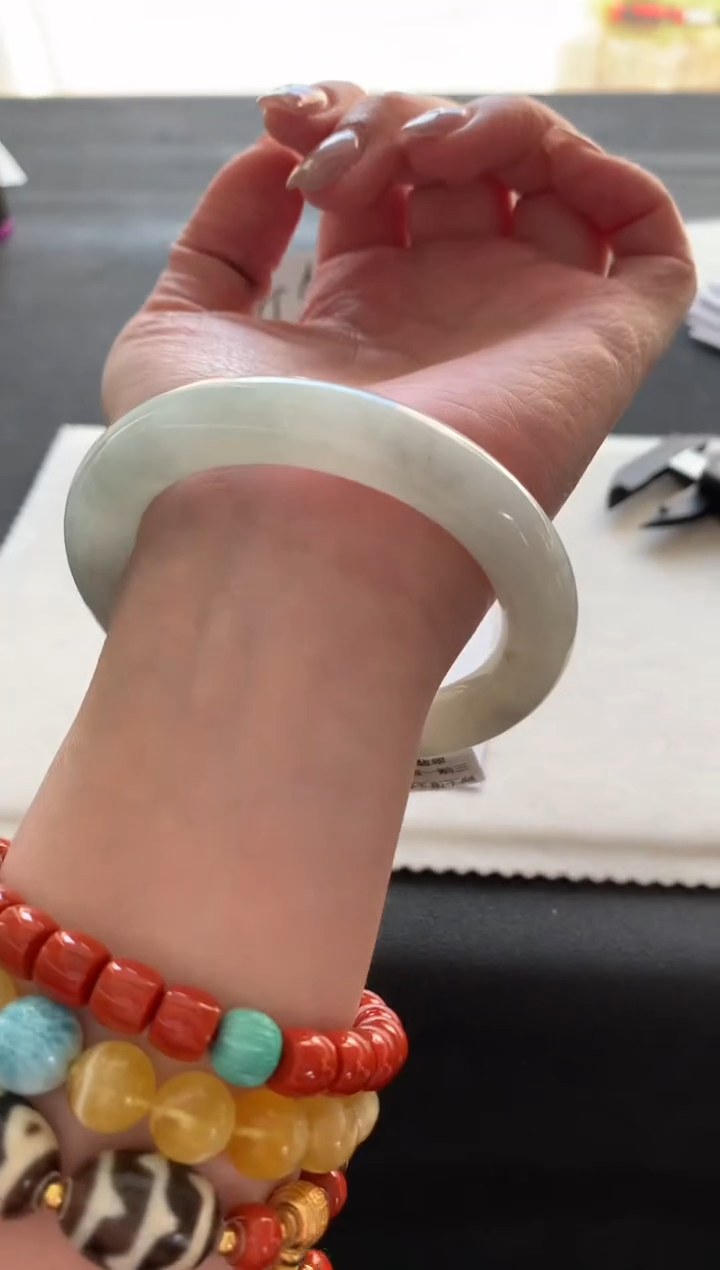 【闪购商品】翡翠手镯未镶嵌54.7圆条买断Y820