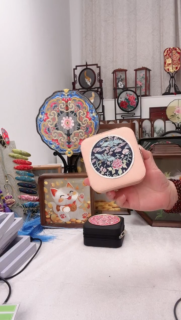 扇子苏绣作品手工首饰盒