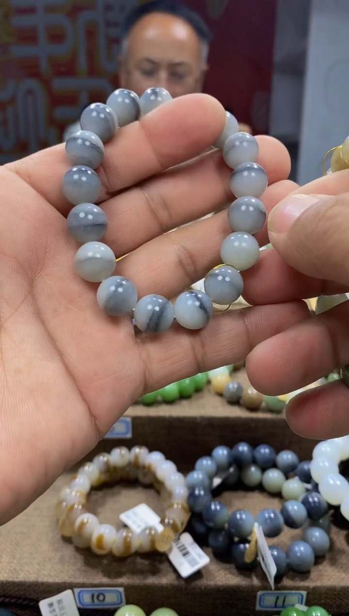 手链未镶嵌和田玉，