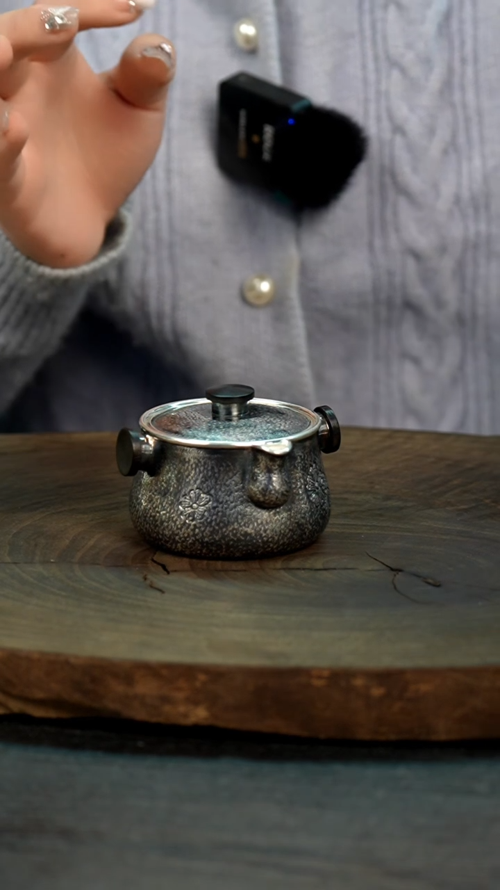 【闪购商品】手工锤纹银雏菊手抓壶