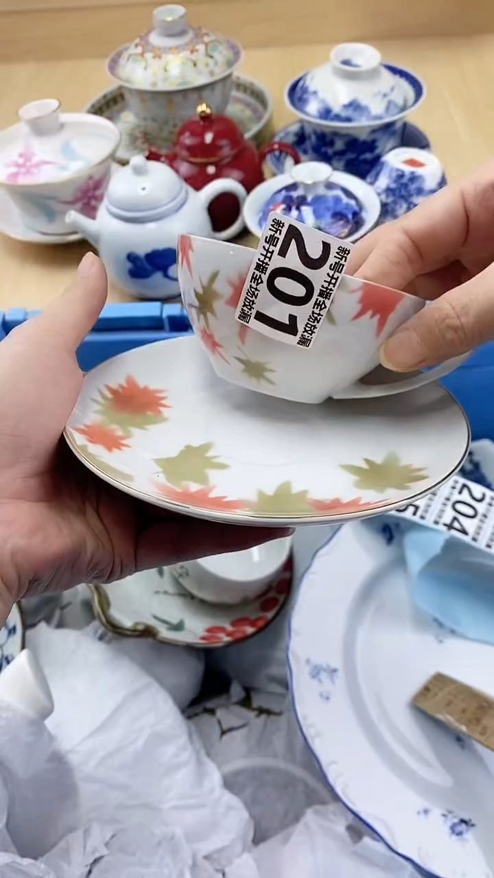 琉璃手工艺品闪购名称  手工艺品