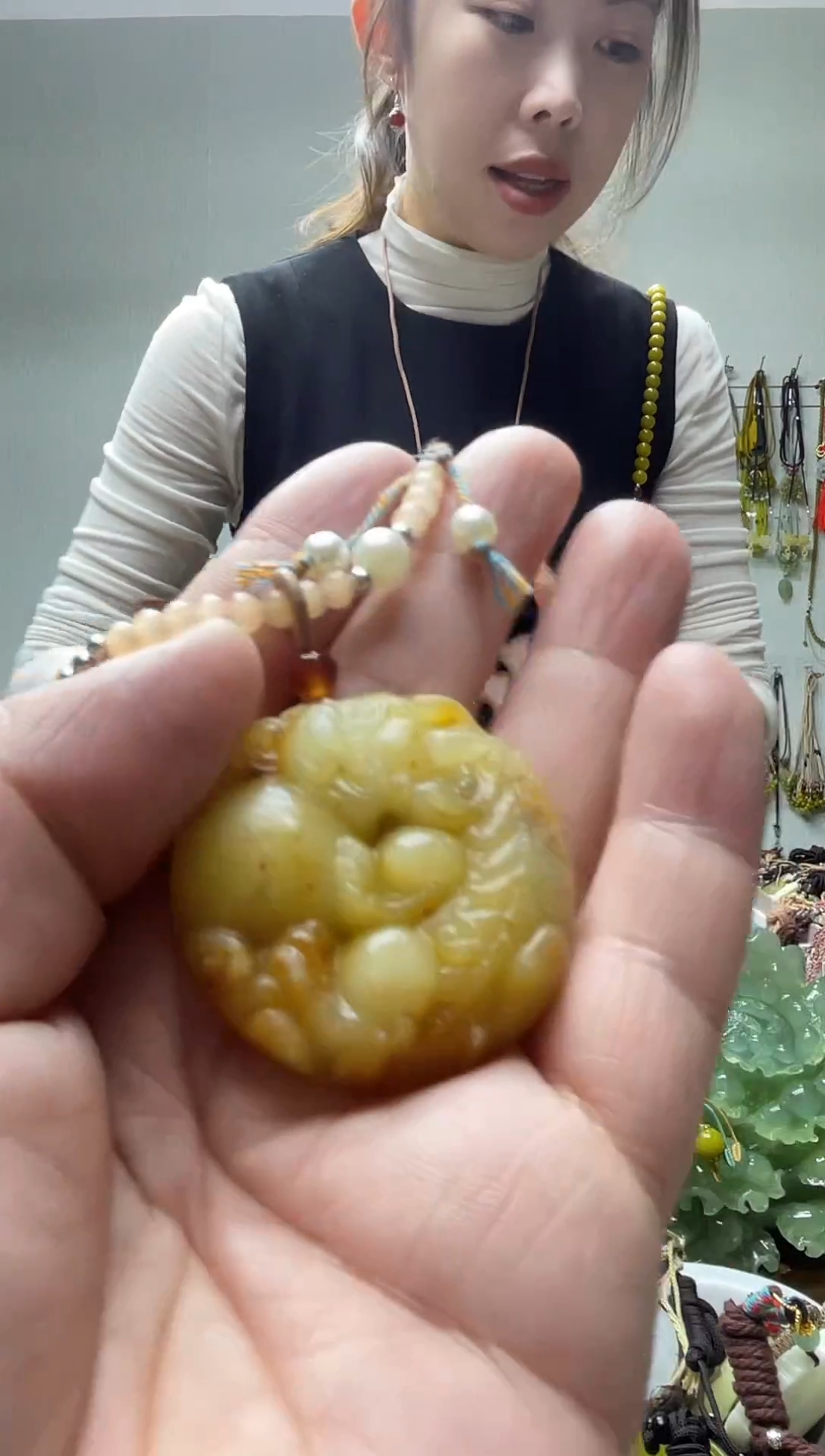 未镶嵌岫玉颈饰·