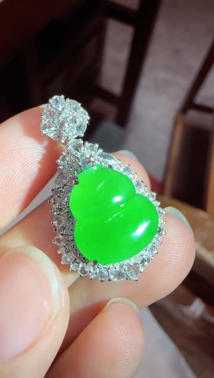 【闪购商品】翡翠吊坠(不含链)18K金镶嵌葫芦