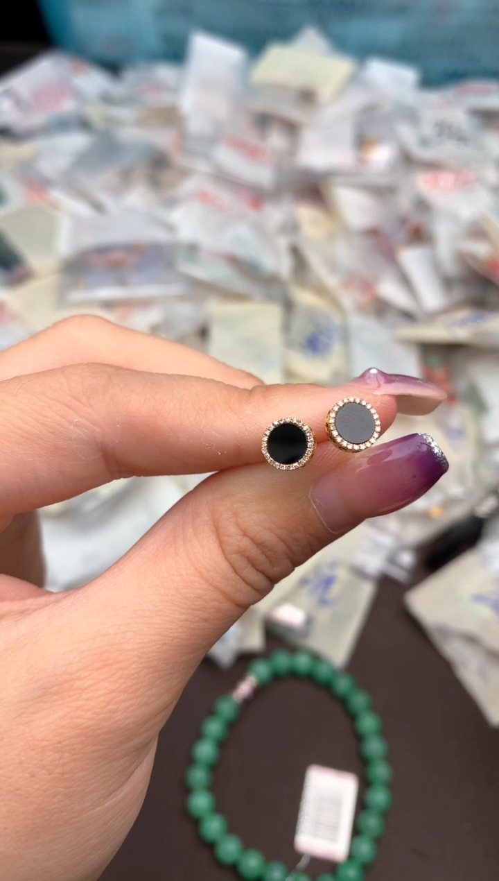 18K金镶嵌挂件翡翠一