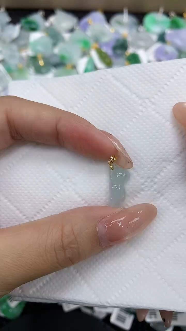 颈饰18K金镶嵌翡翠1