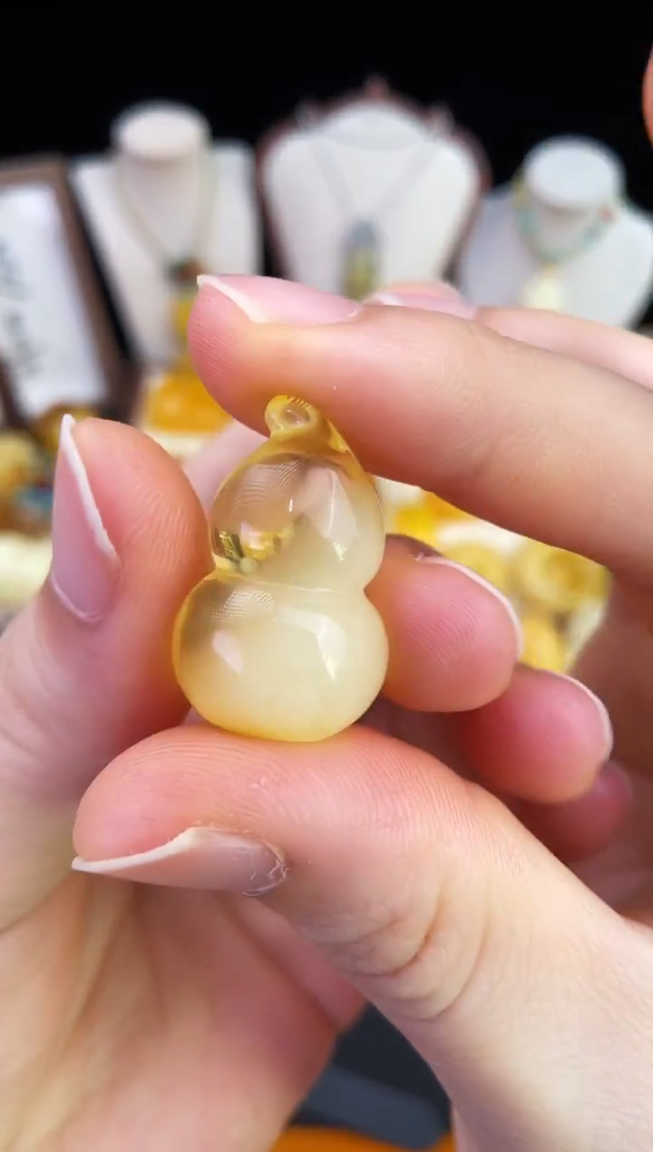 琥珀未镶嵌珠宝奇石柒月