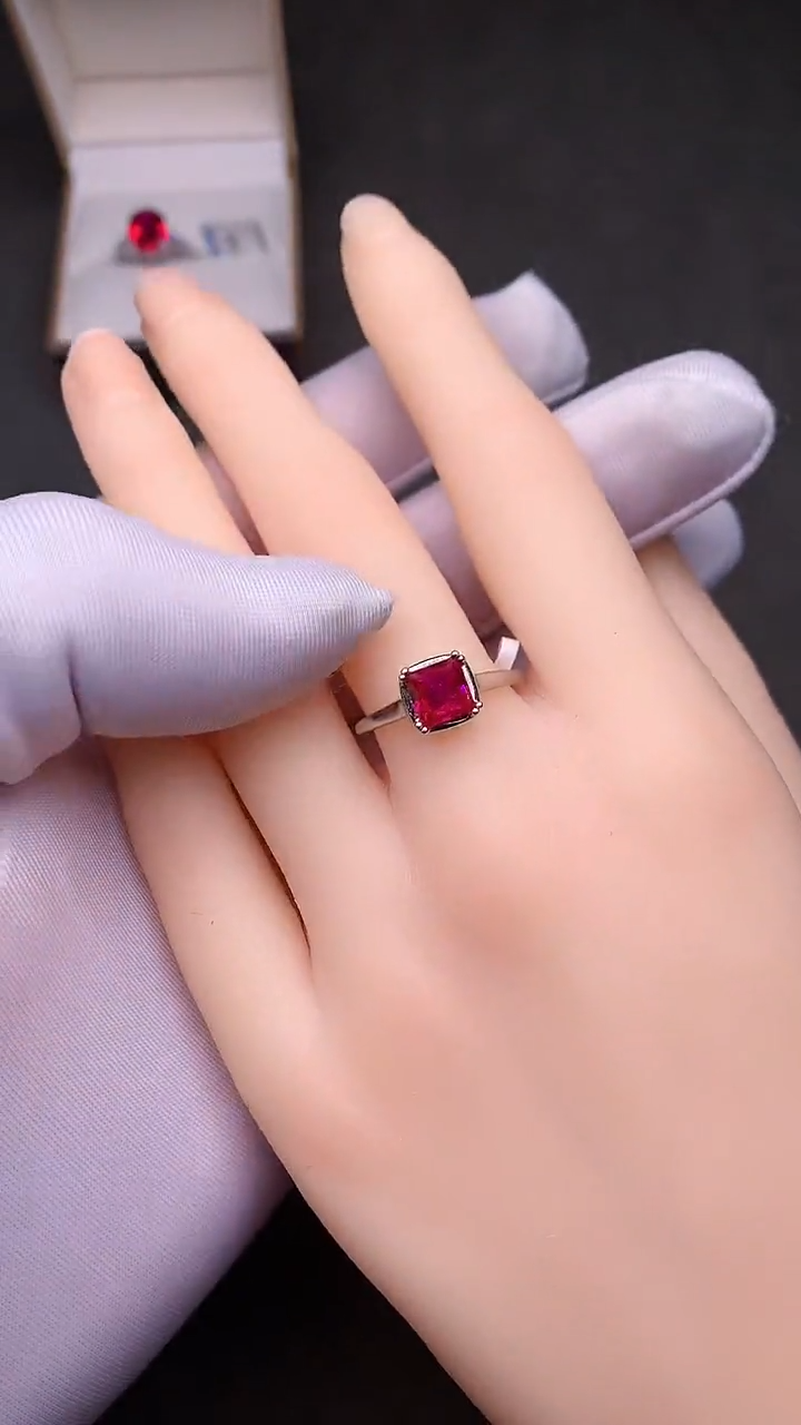 【闪购商品】红宝石戒指银S925镶嵌.....