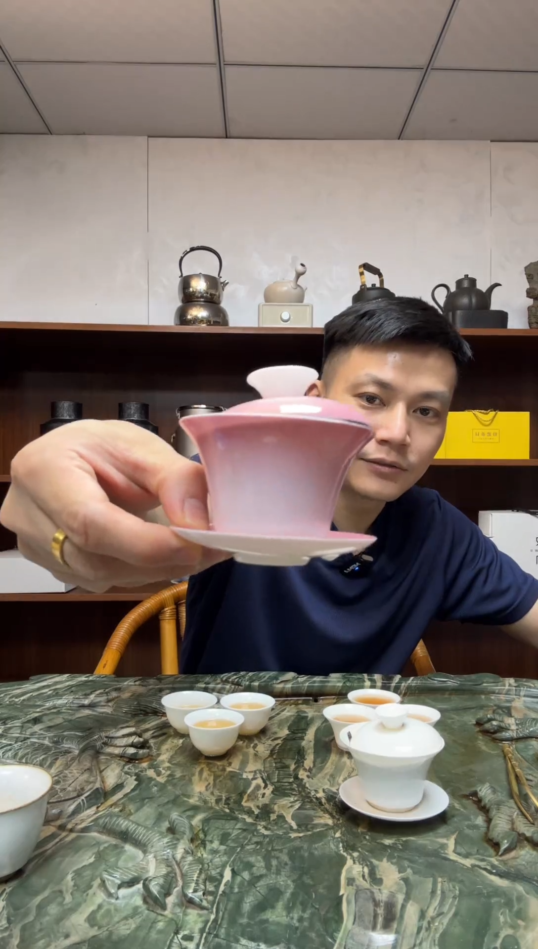 马蹄盖碗骨瓷粉色加三个杯子