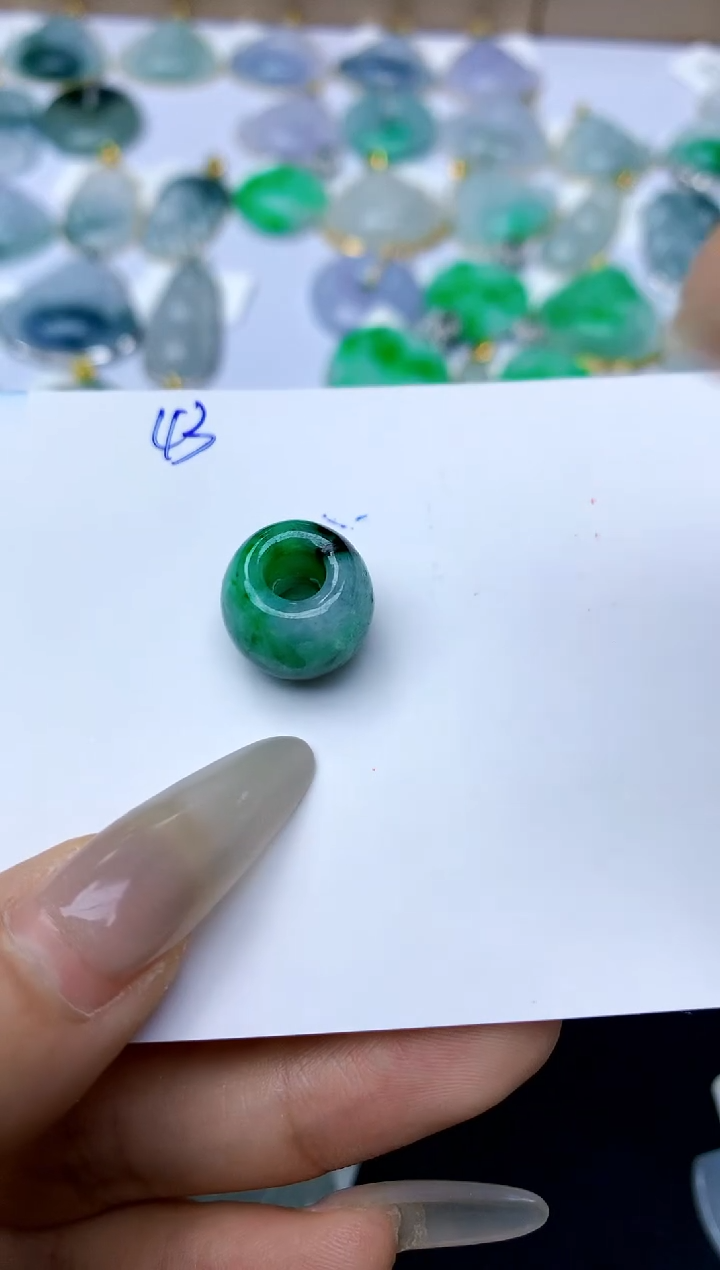 【闪购商品】翡翠颈饰未镶嵌天然A货翡翠