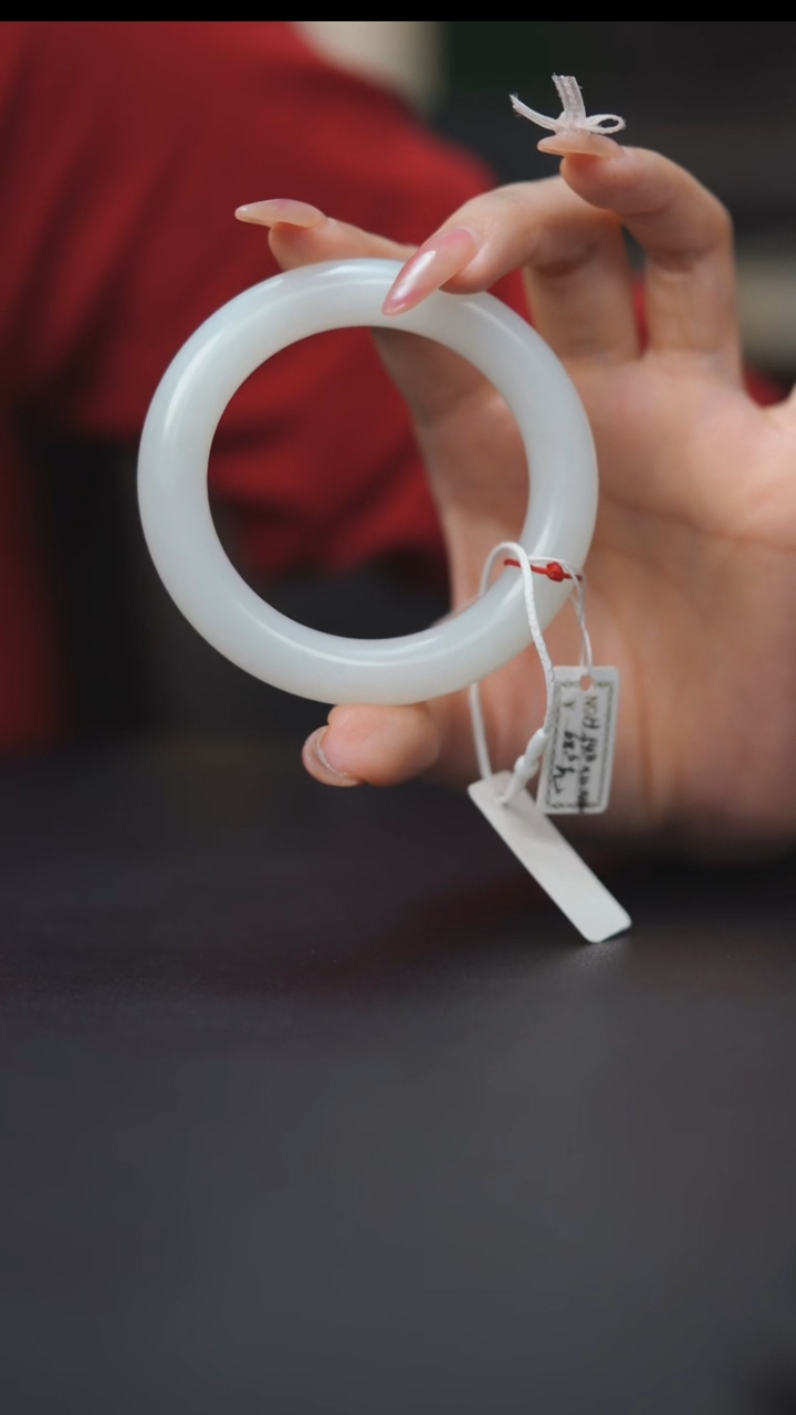 未镶嵌手镯和田玉 白玉胖圆条圈口55 