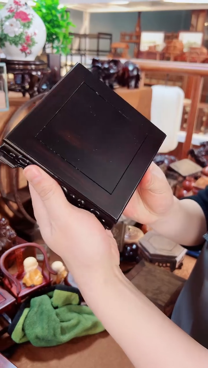 【闪购商品】东非黑黄檀（紫光檀）葫芦角大号底座