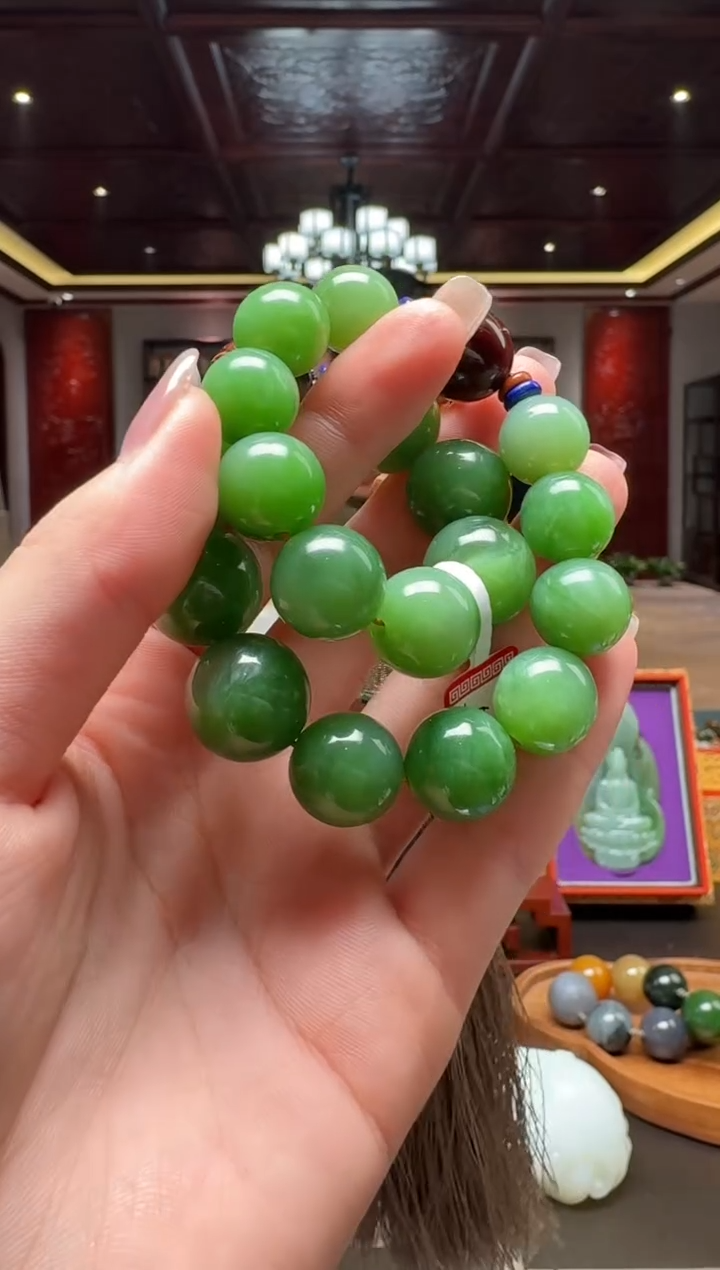 未镶嵌和田玉挂件by