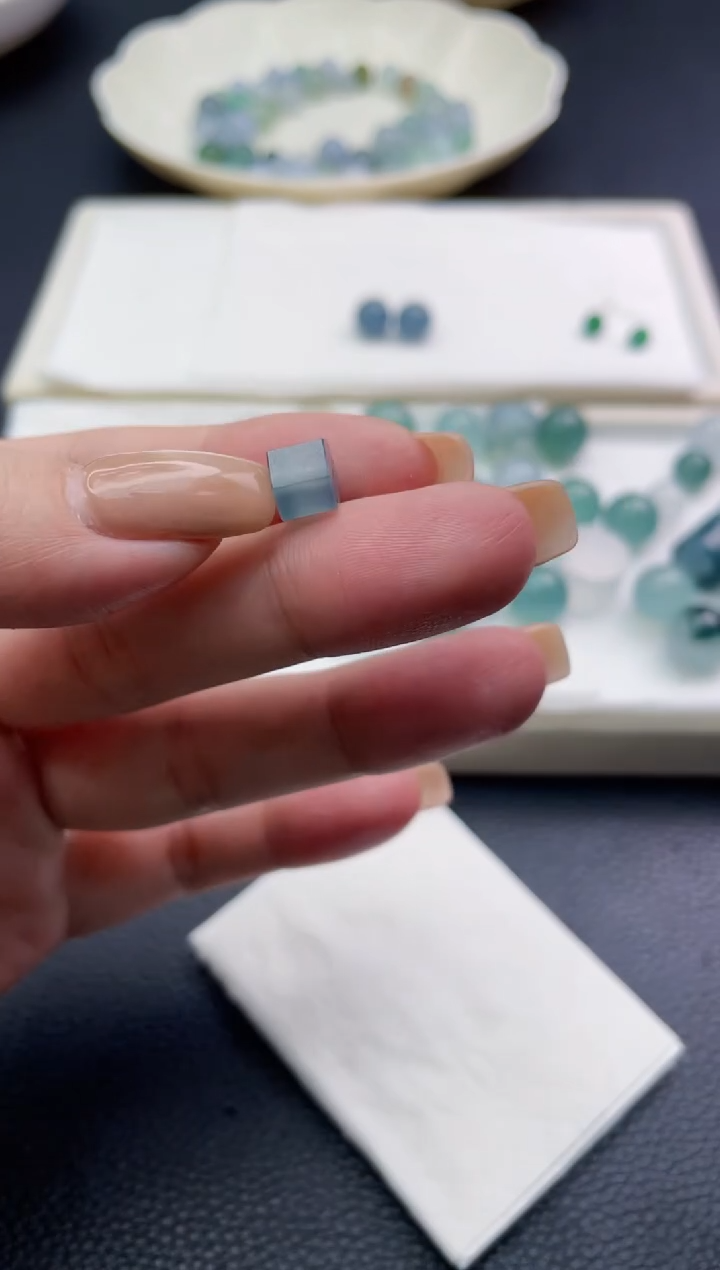 未镶嵌定制翡翠小***胖珠子