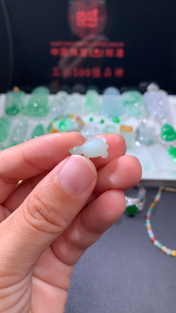 未镶嵌定制翡翠  