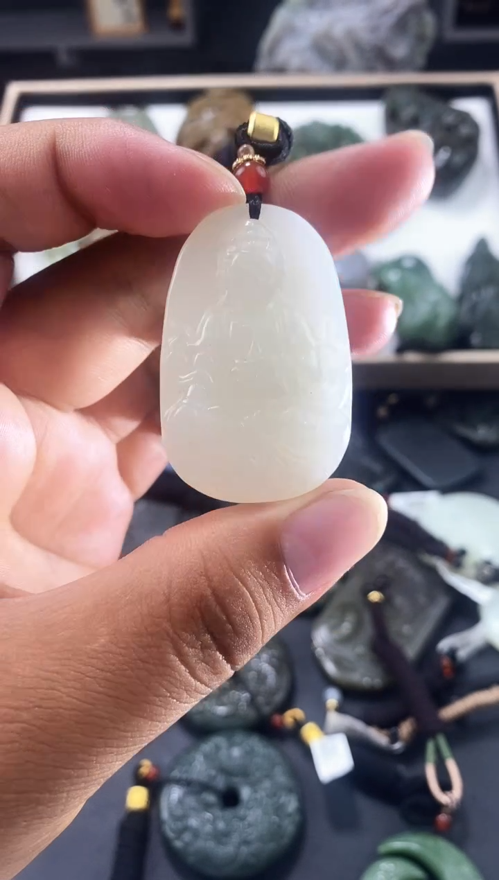 和田玉未镶嵌颈饰1
