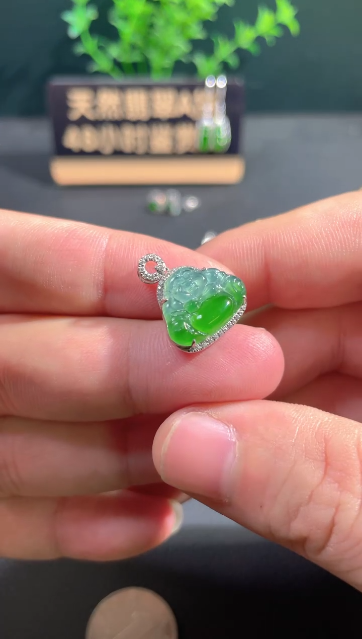 【闪购商品】翡翠颈饰18K金镶嵌翡翠