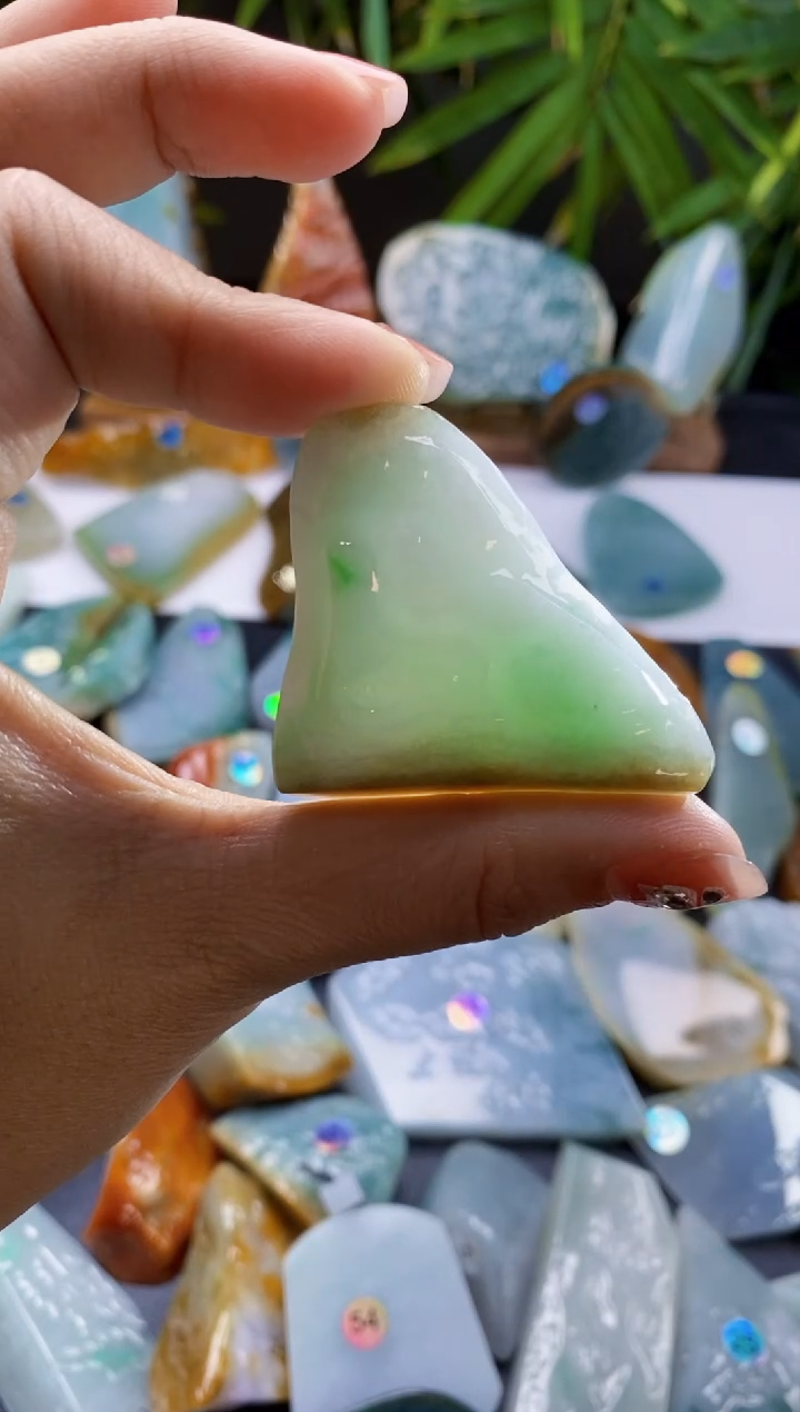【闪购商品】定制翡翠未镶嵌翡翠