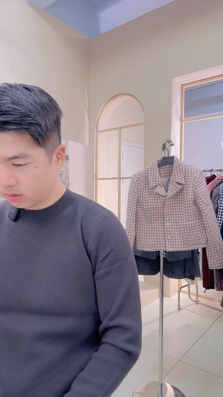 三醋酯纤维野兔毛短款小香外套  