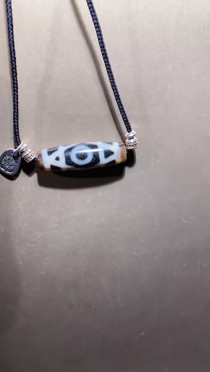 玛瑙/玉髓（覆膜）颈饰未镶嵌X