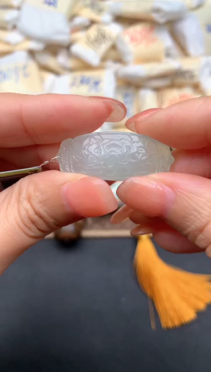 未镶嵌挂件翡翠一