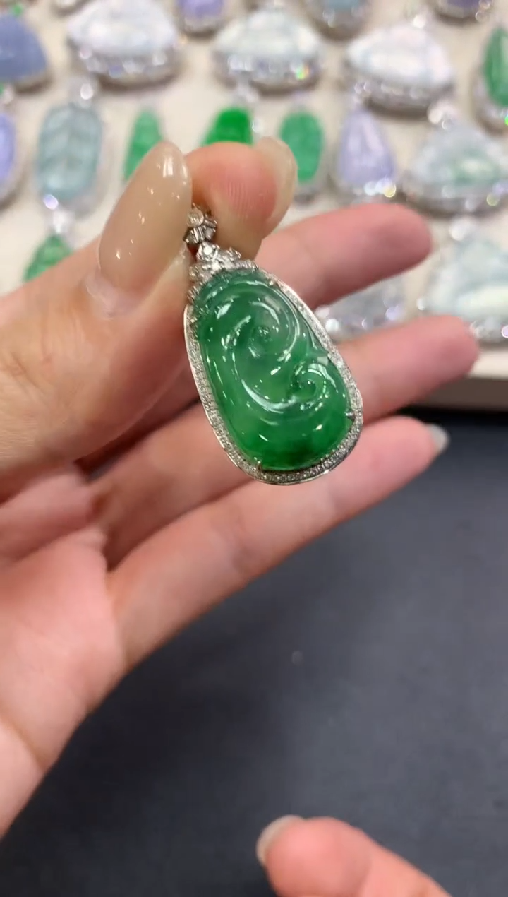 【闪购商品】翡翠吊坠(不含链)18K金镶嵌a67