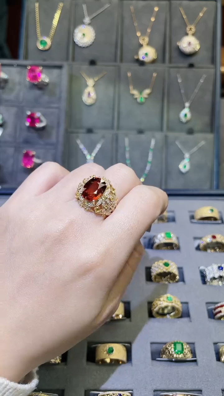 【闪购商品】石榴石（芬达石）戒指18K金镶嵌6.09ct