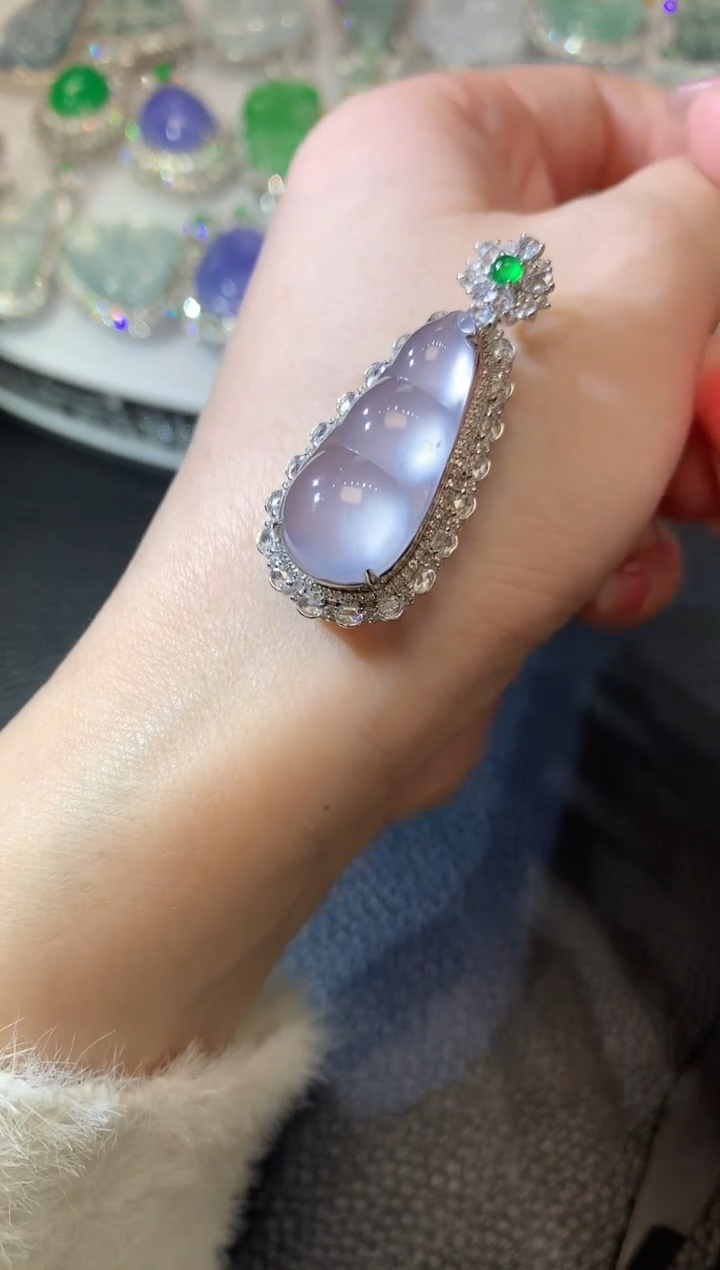 【闪购商品】翡翠吊坠(不含链)18K金镶嵌D19