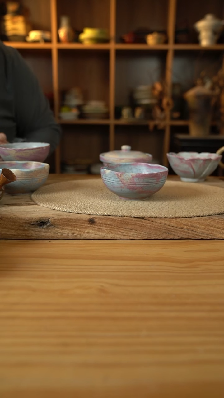 紫色系列的5英寸手捏花边茶碗1个