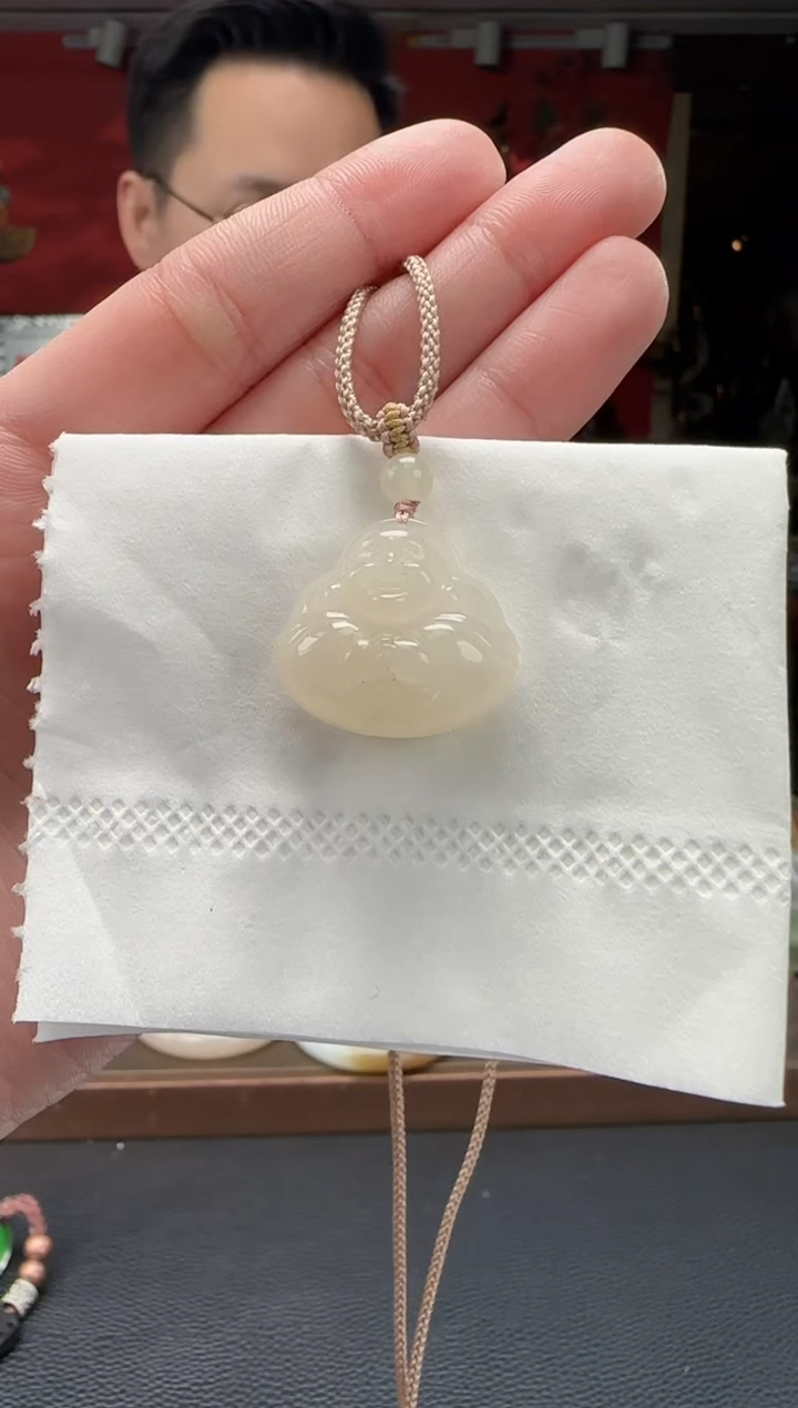 【闪购商品】和田玉颈饰未镶嵌藕粉抱抱佛