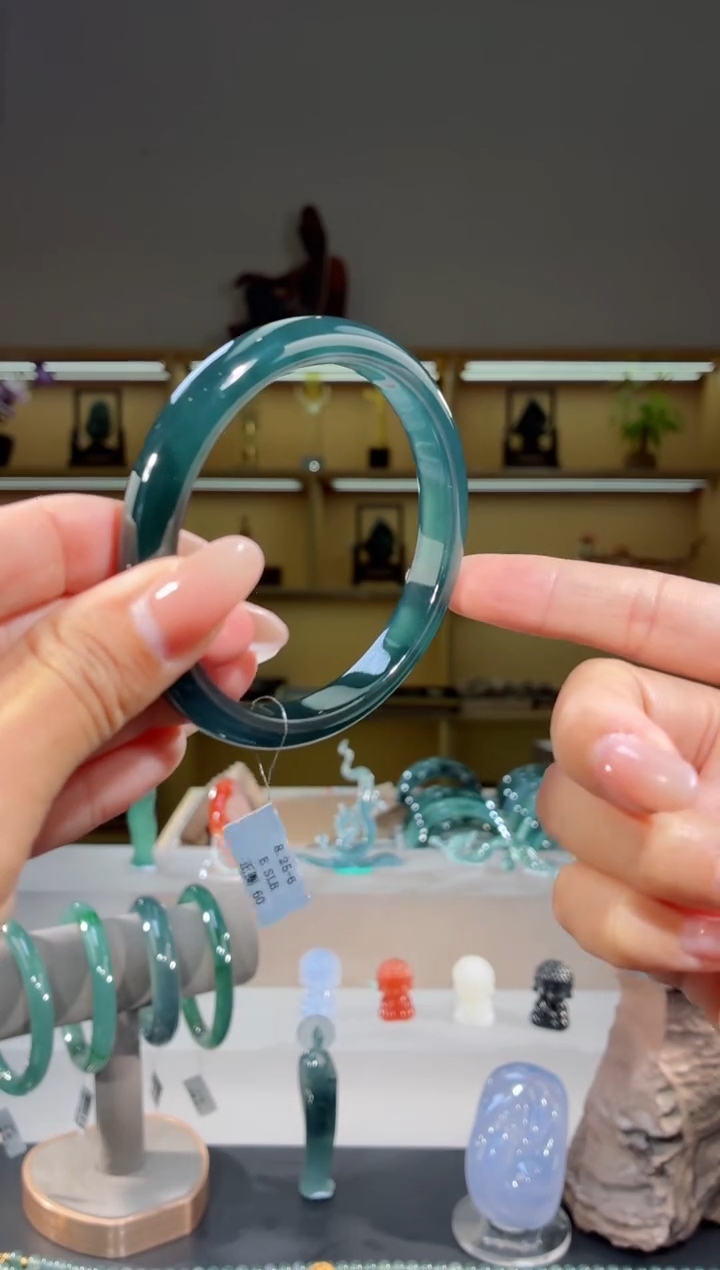 未镶嵌手镯翡翠60圈