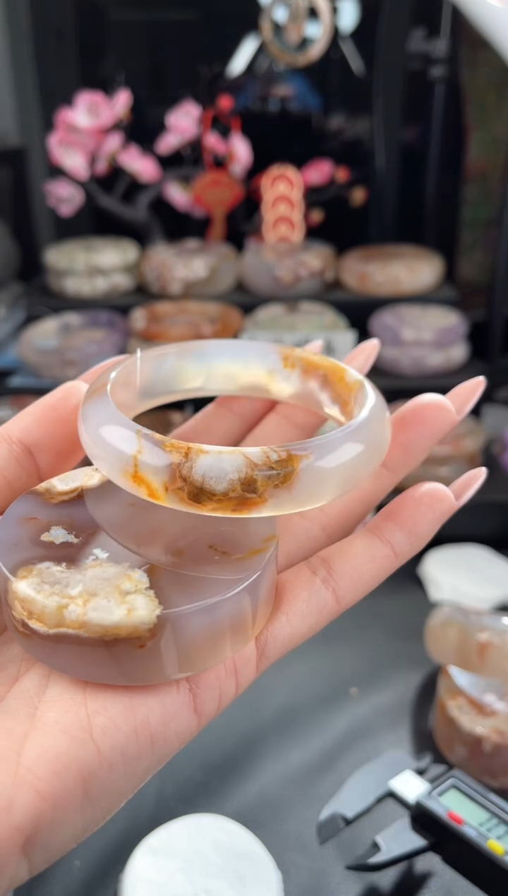 【闪购商品】石英质玉手镯未镶嵌60