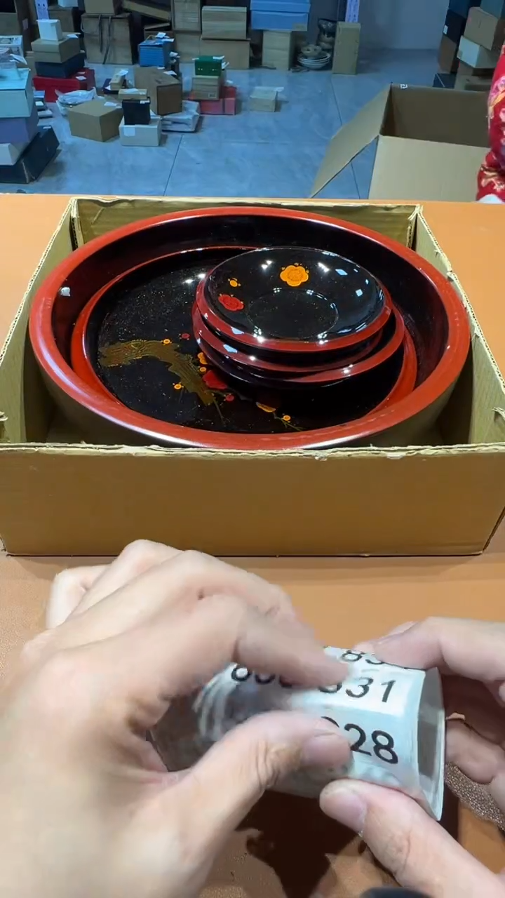 摆件一**丽阿达西日瓷摆件828