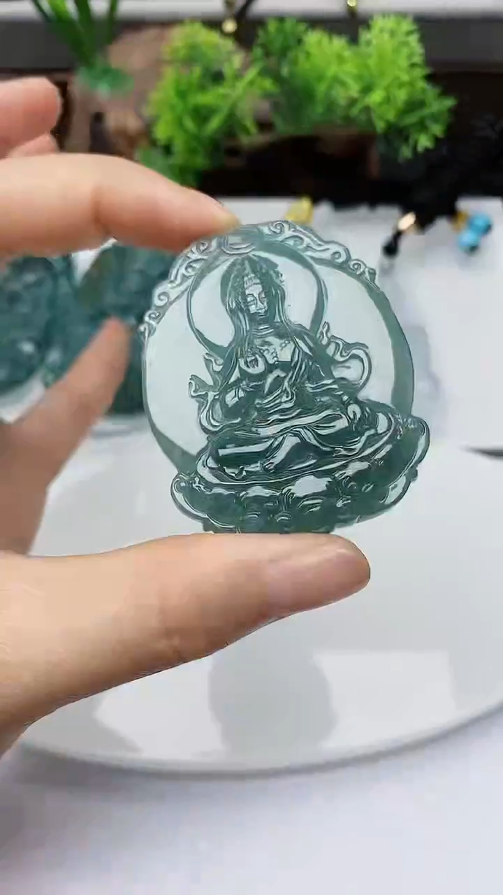 【闪购商品】翡翠颈饰未镶嵌          