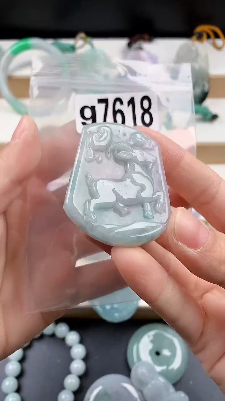 颈饰未镶嵌翡翠天然翡翠吊坠挂件