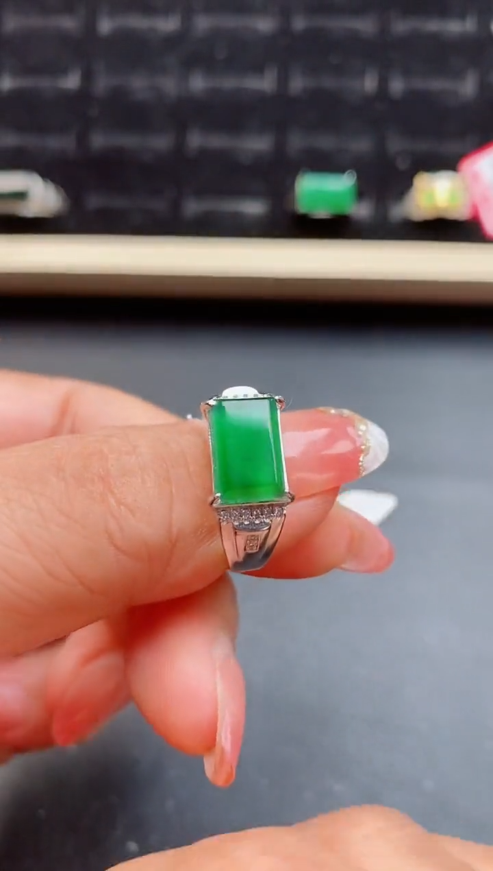【闪购商品】翡翠戒指银S925镶嵌0850