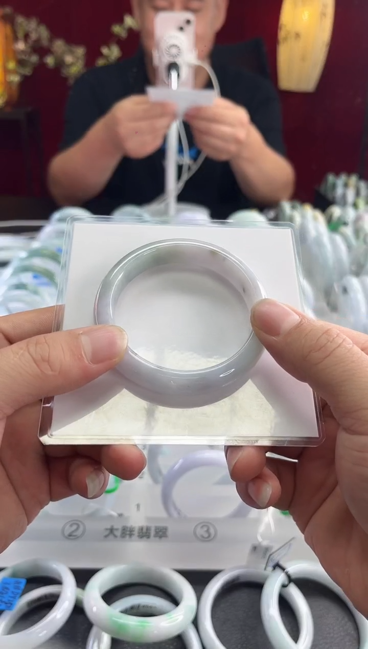 翡翠手镯未镶嵌翡翠   4