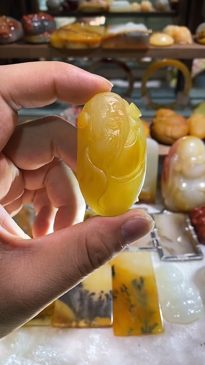 未镶嵌石英质玉（黄龙玉）吊坠(不含链)黄龙玉财神把件