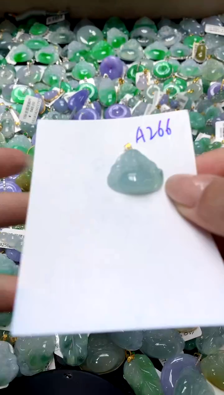 【闪购商品】翡翠颈饰18K金镶嵌111111111111111111