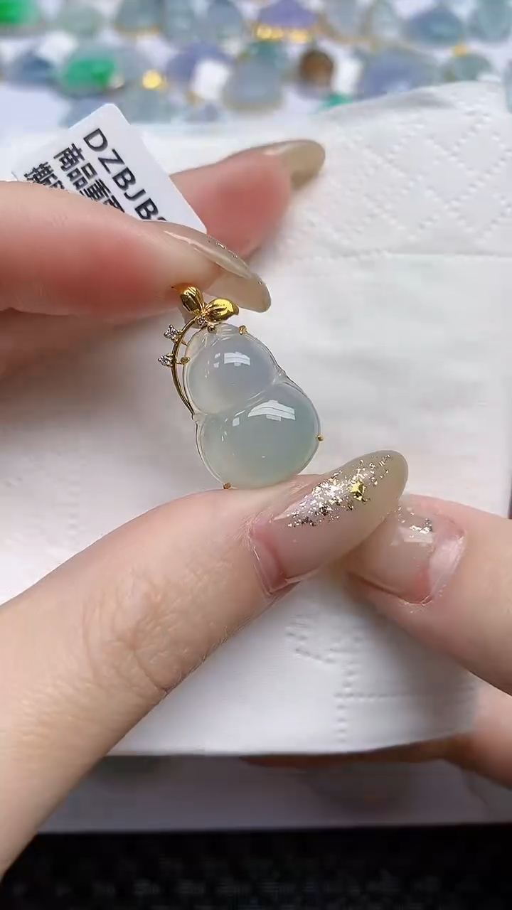 【闪购商品】翡翠颈饰18K金镶嵌天然A货翡翠 40